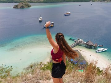 Luxury Speed Boat Day Trip to Komodo and Padar Islands