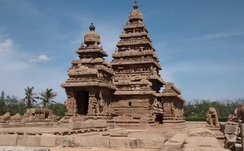 Cultural and Historical Tour of Agra, Alappuzha, and Chennai