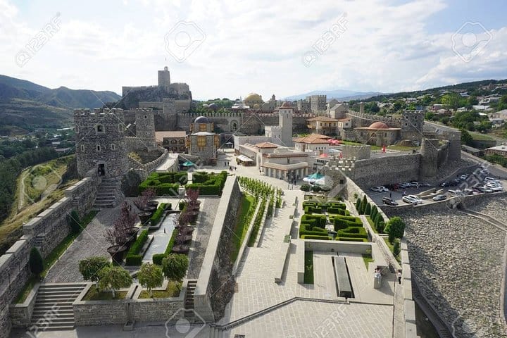 4 Full days in Georgia with private tour, free aiport