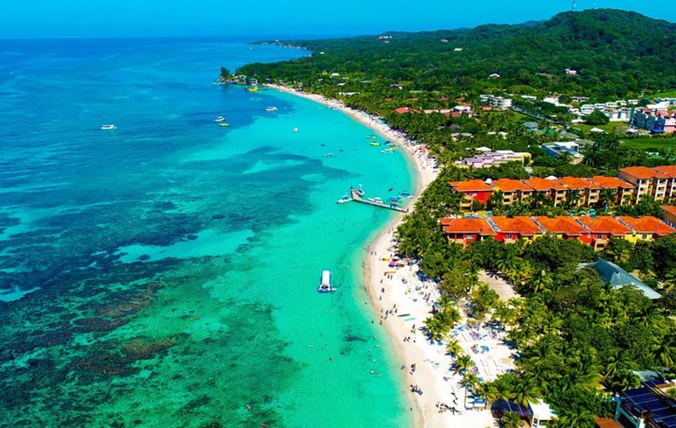 West Bay Beach Tour with Chocolate and Rum Factory Visit