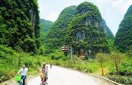 Private Li River Cruise and Bike Tour from Guilin to Yangshuo