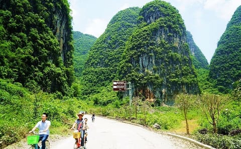 Private Li River Cruise and Bike Tour from Guilin to Yangshuo