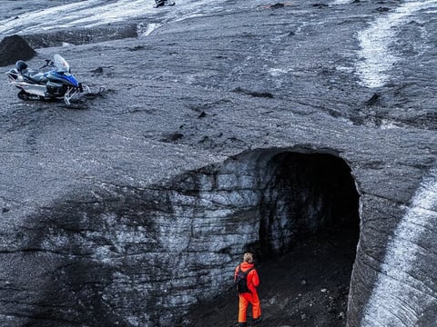 Summer, lava ash is showing