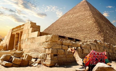 Day Tour from Hurghada to the Pyramids of Giza