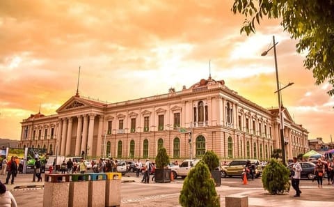 San Salvador Layover Tour with El Boqueron Park Visit
