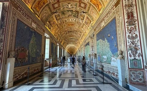 Vatican Museums and Sistine Chapel Entrance with Audio Guide