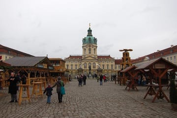 Charlottenburg Palace Christmas Market Walking Tour in Berlin