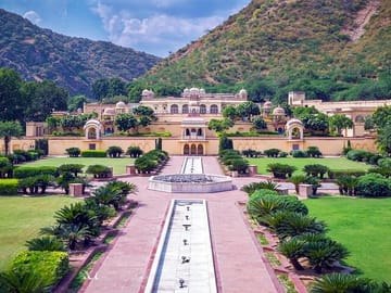 Jaipur Sightseeing and Shopping Day Tour from New Delhi