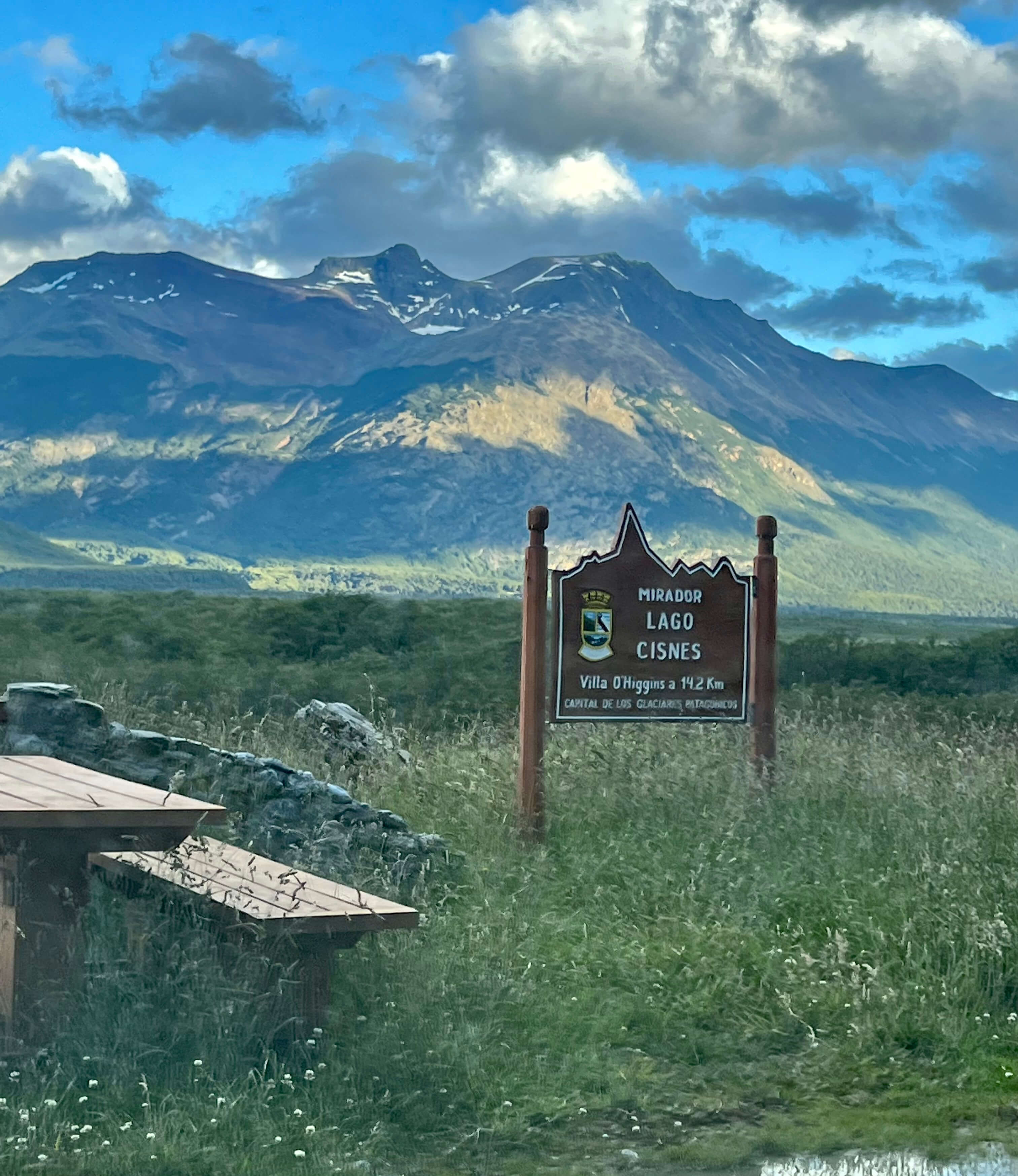 Ebike tour SURí: un descanso en el segundo mirador del Lago Cisnes, Fin de la Carretera Austral
