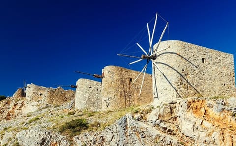 Knossos and Lasithi Plateau Cultural Tour from Heraklion