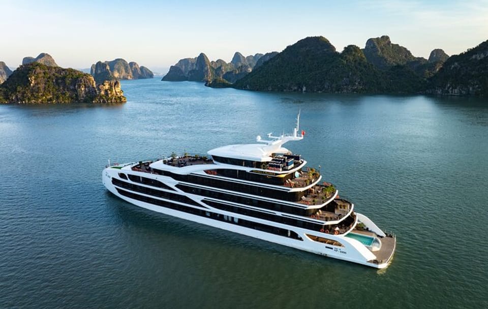 Diana 6-Star Luxury Cruise 2 Days 1 Night in Halong & Lan Ha Bay
