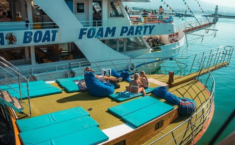 Alanya Relaxing Boat Tour with Lunch and Soft Drinks