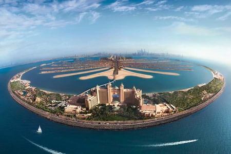 Private Dubai city tour with Museum of Illusions tour
