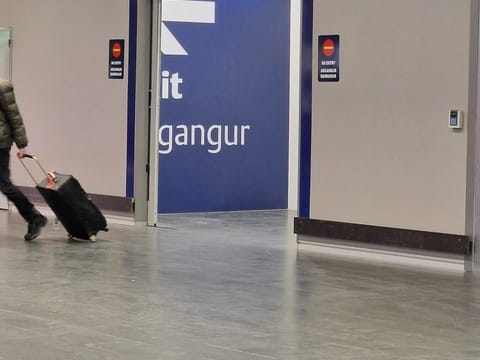 Keflavík Airport - Reykjavík , photo 3