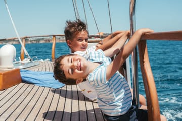 Romantic Sunset Sailing Tour from Marina de Portimão