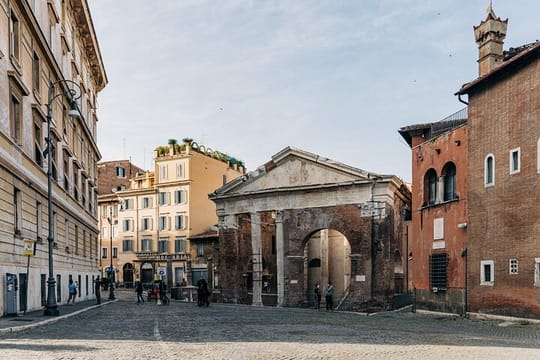 Heart of Renaissance and Roman Cuisine Walking Tour in Rome