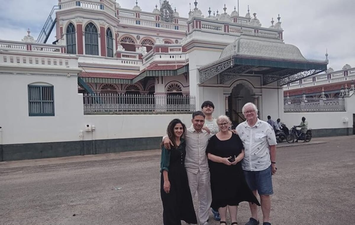 Heritage Havens: Day Tour from Madurai to Chettinad and Trichy