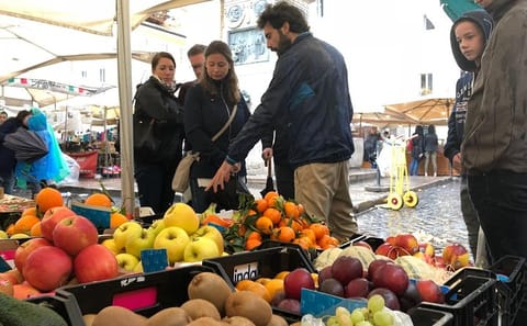 Private Walking Food Tour in Rione Parione, Rome