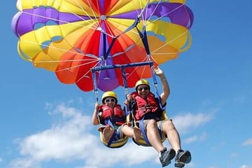 Parasailing Adventure Over Hurghada's Stunning Coastline
