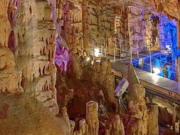 4 Full days in Georgia with private tour, free aiport