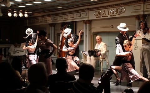 Gala Tango Show in Buenos Aires with Private Transfers