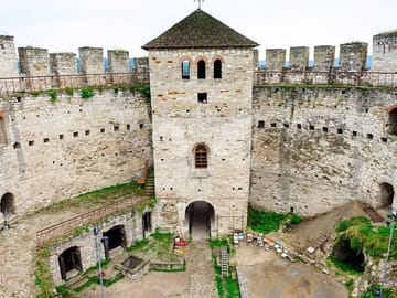 Gipsy Tour of Soroca Fortress and Casauti Monastery