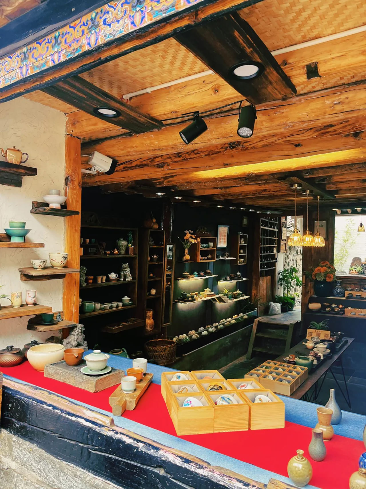 A small shop with Bai characteristics