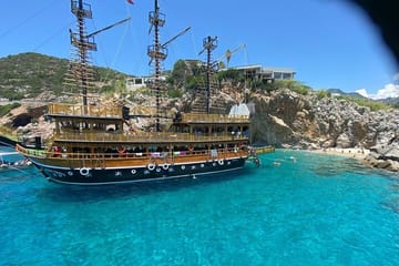 Alanya Grand Pirate Boat Tour with Lunch, Soft Drinks & Transfer