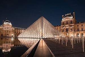 Full-Day Paris City Tour with Louvre, Saint-Germain-des-Pres and Lunch Cruise 