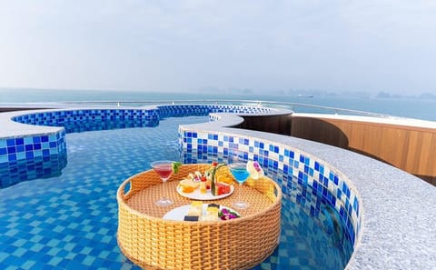 Luxury Day Cruise with Sunbeds and Jacuzzi in Halong Bay