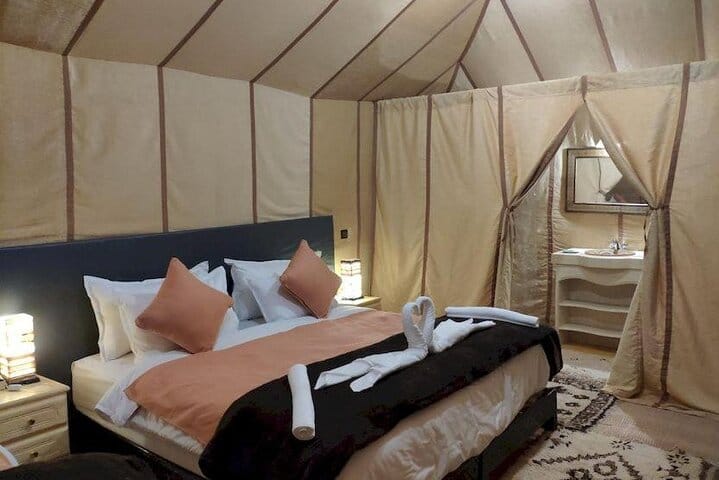 Luxury Camp in Merzouga Desert with Camel Trekking, Vehicule 4WD