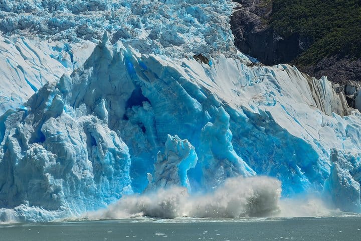 All Glaciers Navigation from El Calafate 9