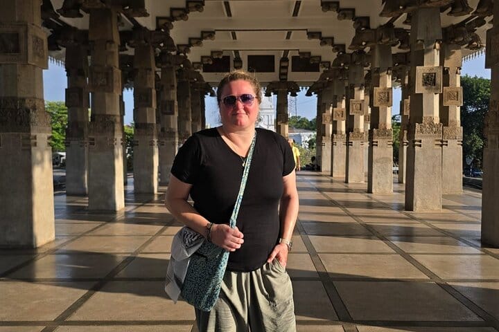 Explore Colombo Heritage and Cultural Temples Tour by Tuk Tuk