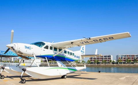 Halong Bay Overnight Luxury Cruise and Seaplane Tour