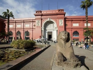 Private Full-Day Tour: Old Egyptian Museum, Old Cairo & Bazaar