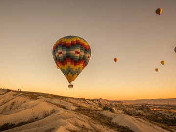 Hot Air Balloon Ride Over Margham Desert in Dubai