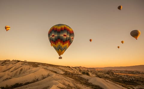 Hot Air Balloon Ride Over Margham Desert in Dubai