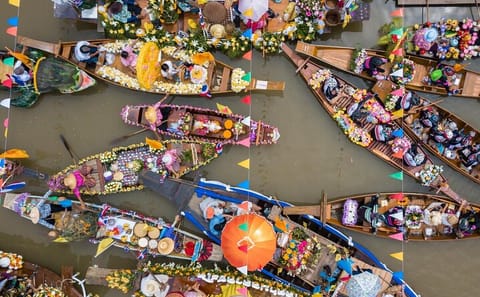 Tour in Maeklong Railway, Floating Market and Ayutthaya