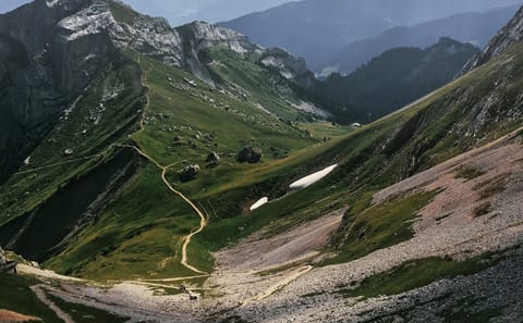 8-Day Swiss and Paris Tour with Stops in Lucerne and Interlaken