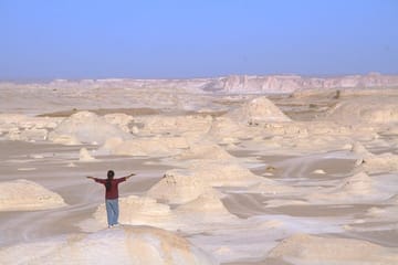 3-Day Adventure Tour to White Desert and Bahariya Oasis from Cairo