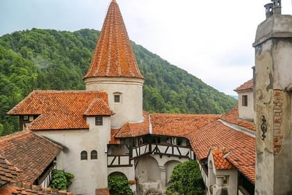 From Brasov: Small-group tour Bran, Rasnov, and Peles Castles