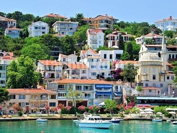 Istanbul Princes' Islands Day Tour with Lunch and Pickup