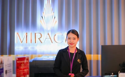 Suvarnabhumi Airport Miracle Lounge Access
