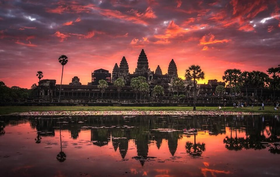 Private Temples Guided Tour (Angkor Wat, Ta Prom & Angkor Thom)