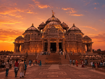 New Delhi: Akshardham Temple Tour with Water and Light Show