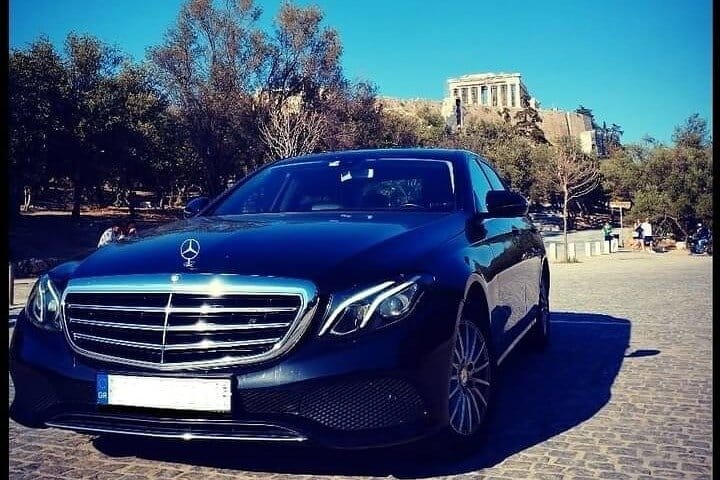 Limousine Service from Athens City to Acropolis Museum 2