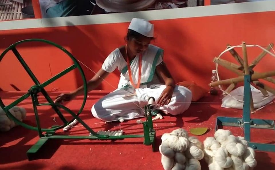 Half-Day New Delhi Khadi and Handicraft Private Tour