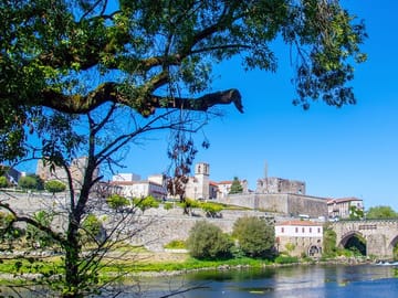 Barcelos (Cavado River and Roman Bridge)