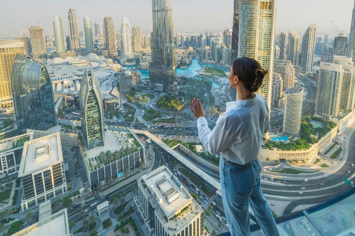 Dubai Dazzle Package – Sky View – AYA Universe – Luxury Dinner Cruise – Day For Your Memory