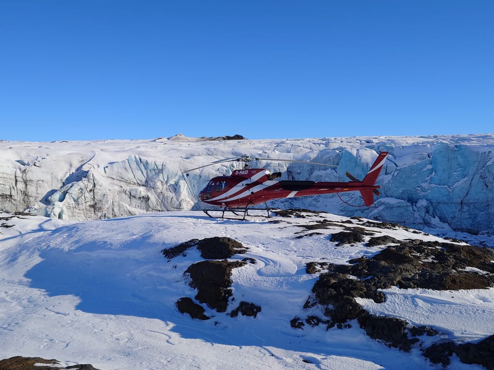 Glacier Edge Helicopter Tour from Skaftafell with Landing — Atlantsflug